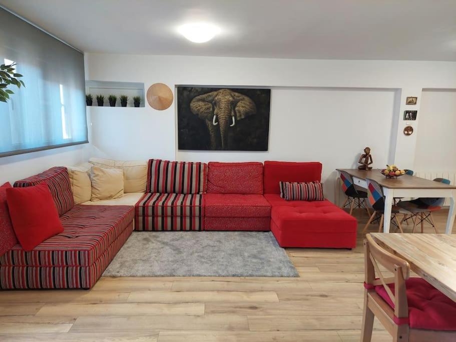 Family Apartment Andrea Alaquas Exteriör bild