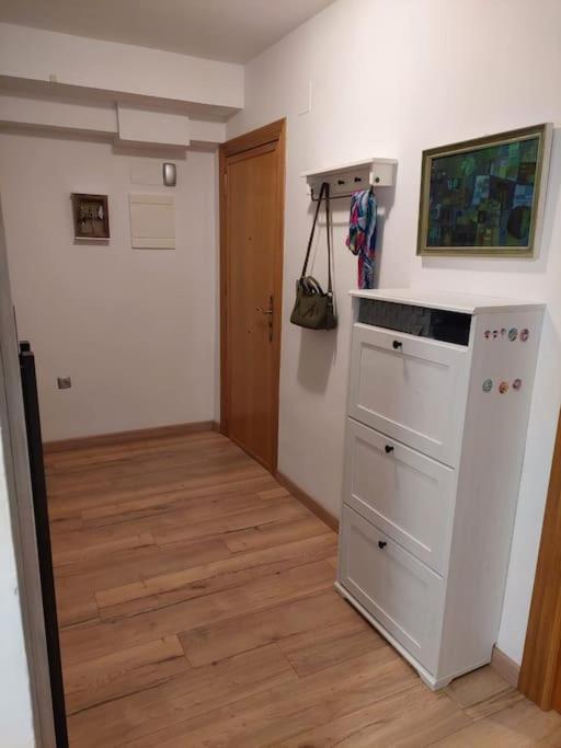 Family Apartment Andrea Alaquas Exteriör bild