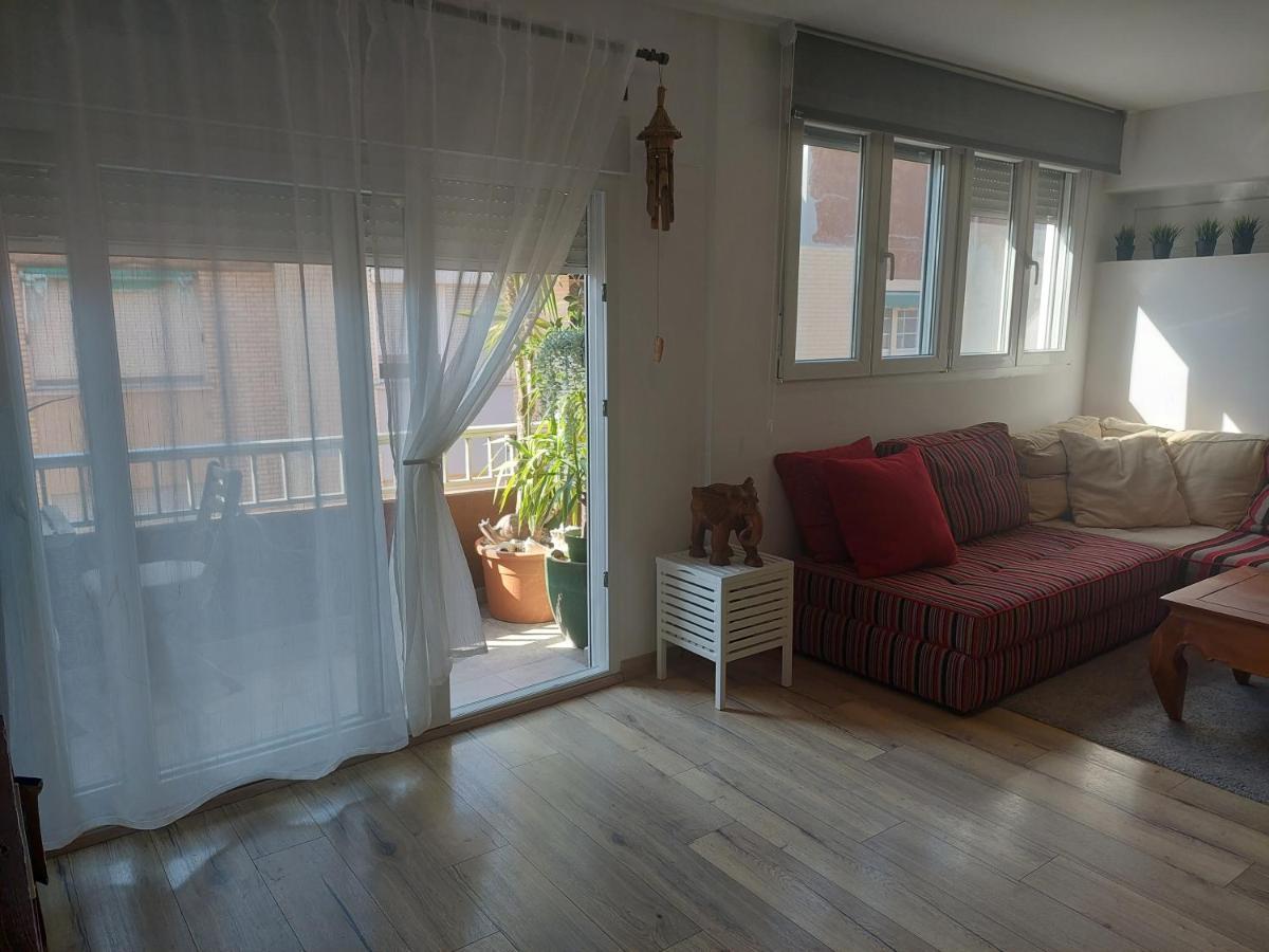 Family Apartment Andrea Alaquas Exteriör bild