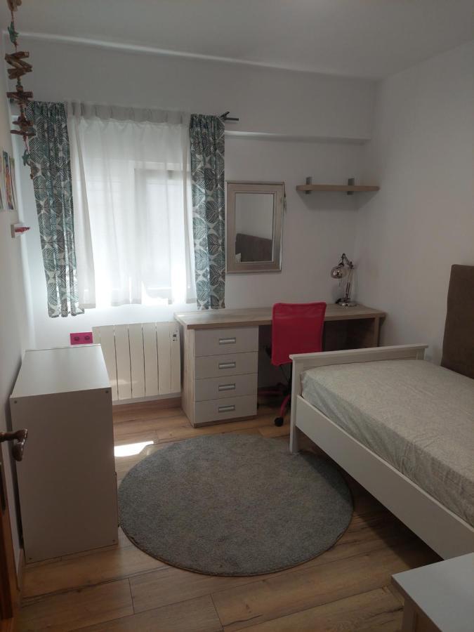 Family Apartment Andrea Alaquas Exteriör bild